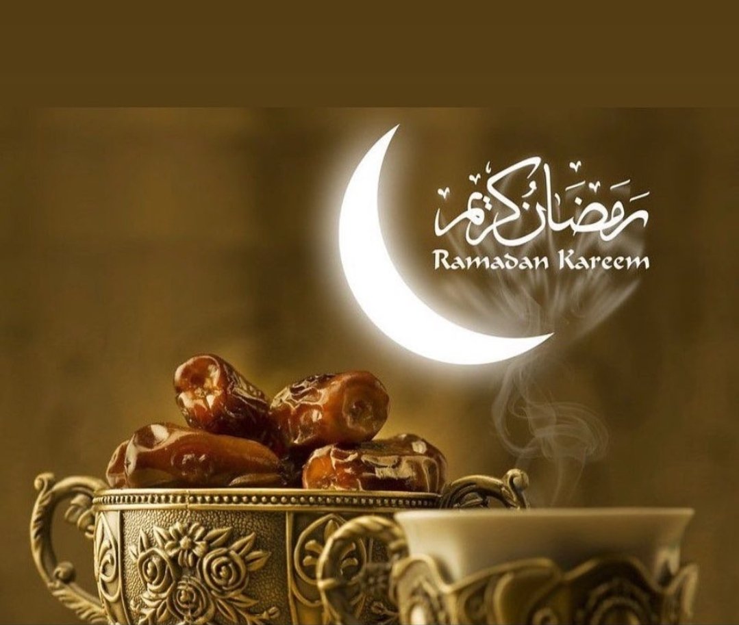 DiegoRaidanok's tweet photo. Hermanas musulmanas y hermanos musulmanes, nuestra amada comunidad les deseo un Ramadan Kareen, Allah (swt) acepte nuestras intenciones y nuestro ayuno.
#Ramadán #islam #kareen #muslim #Allah #alhamdulillah #ayuno #Profeta #hadices #Coran #salat https://t.co/yRmpCaP0pY