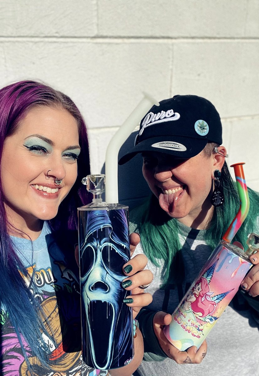 LynzVICIOUS's tweet photo. We’re loving these new ice cold rips from the #PolarBlast topped custom tumblers from #CosmicDragon - exclusively available at @get_goodlife !
@CannaM0ms @marycatrhea 💚🤘🏻
#goodlife #thegoodlifestore #goodlifealbany #goodvibes #goodlifestore #goodlifecrew #Mmemberville 💚❄️ https://t.co/Jy0qFD0iAC