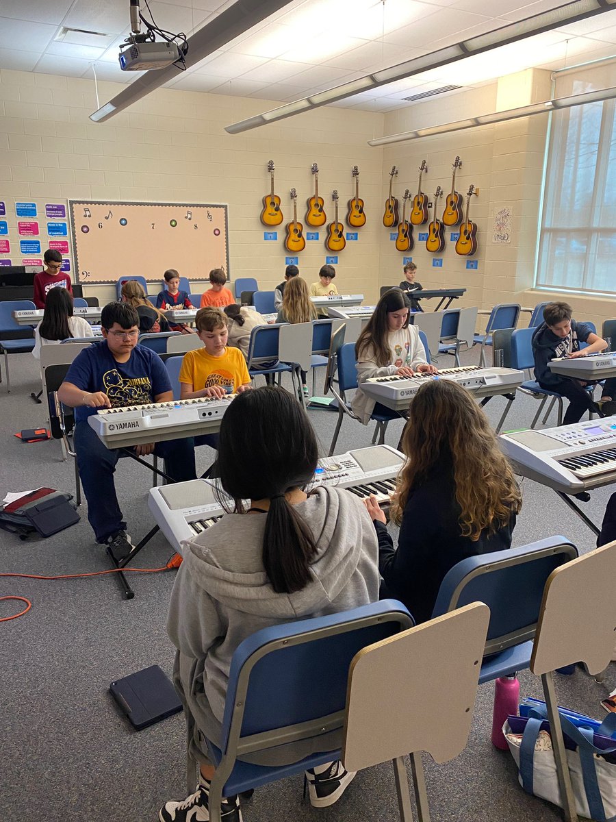 Trimester 3 piano class is in full swing! #WeAreD34 <a href="/AtteaSchool/">Attea Middle School</a>