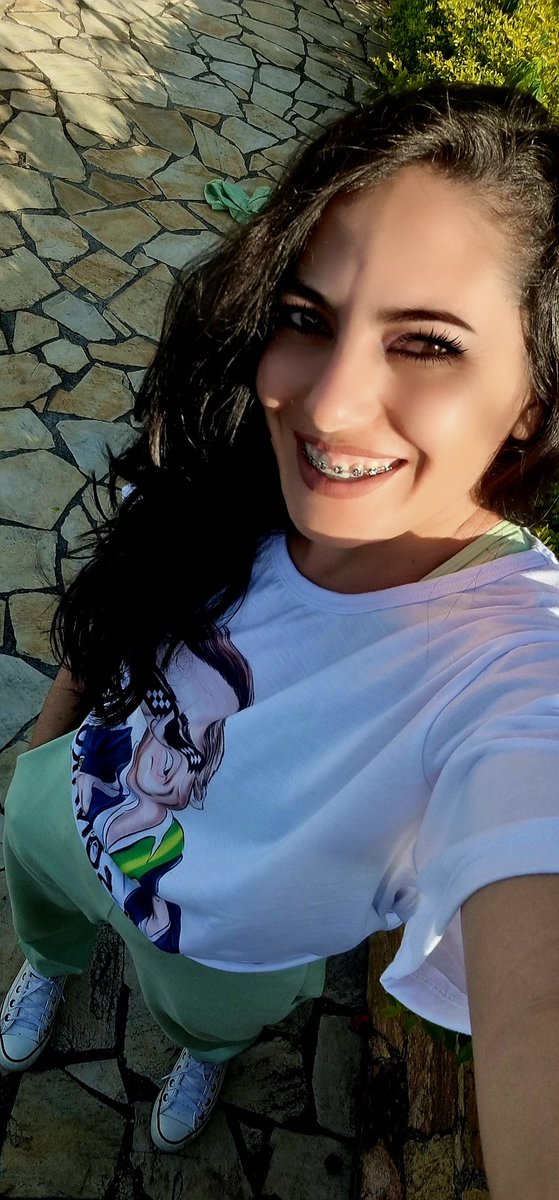 JessykaMello19's tweet photo. Pessoal, não está sendo fácil reerguer novamente depois de várias contas banidas ano passado. Quem puder me ajudar retuitando, assim chegarei mais fácil ao alcance das pessoas. Desde já agradeço a todos 🙏🙏🙏 https://t.co/mbnnFDMUI4