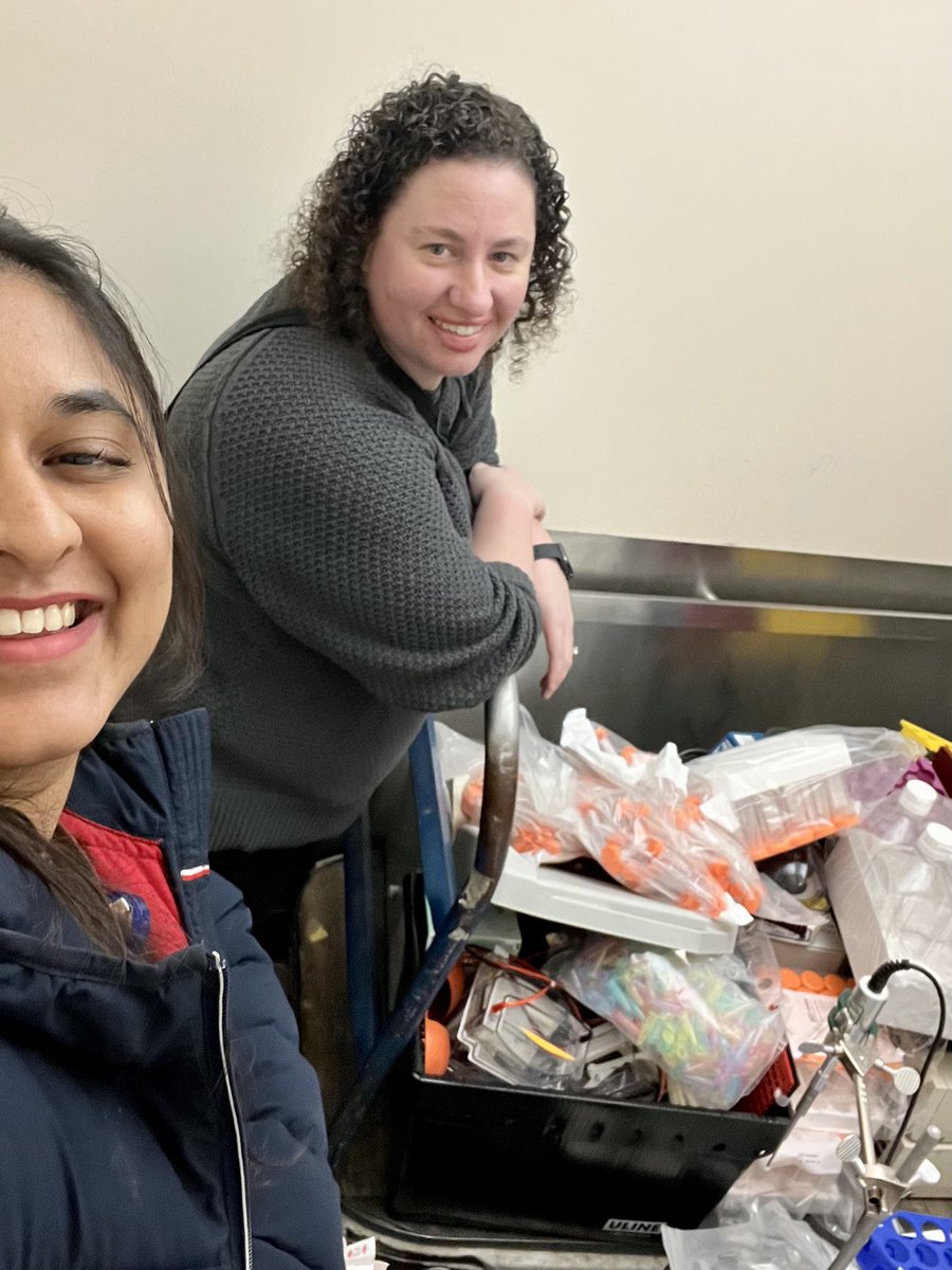 MeganJackMDPhD's tweet photo. What happens when you’re a new #PI and there’s a local lab closing its doors? You go fill your trunk with free #research equipment, thrice. Special thanks to the best lab tech out there. #JackLab #neurosurgery #peripheralnerve #labtech https://t.co/ByzjCOsK7k