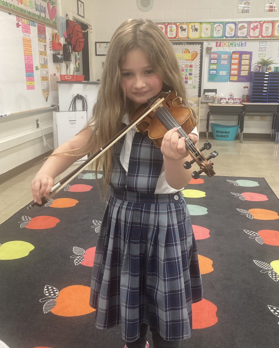 MrsBarlowSTJ's tweet photo. Cadence is our Star of the Week this week! ⭐️ She loves Panera’s mac &amp; cheese, guinea pigs and the color purple 💜 She wants to be a Paleoartist when she grows up! 🦖 She also plays the violin! 🎻 Cadence, we’re so happy you’re a part of our class family! ♥️ https://t.co/4VhfhV1lq9