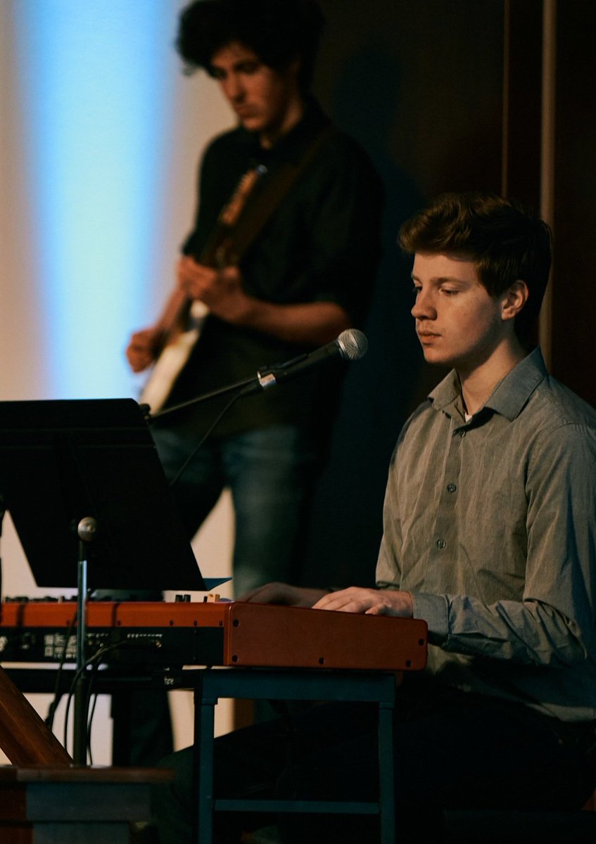 MBTSWorship's tweet photo. NORTH OAK  COLLECTIVE leads 🎻worship for chapel &amp; events on campus at @MBTS &amp; @SpurgeonColl. 

🎤Auditions for the next academic year are open to full-time students for 💰scholarship &amp; class credit.

⬇️⬇️⬇️⬇️
Schedule yours w/ Director, @AngelaCSwain.
💻 Email: Aswain@mbts.edu https://t.co/6dmYOCjK8R