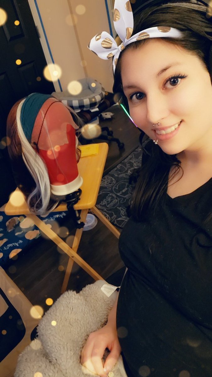 Working on this baby live on stream 👀

 #cosplaystreamer #cosplaystream #twitchstreamer #smolstreamer