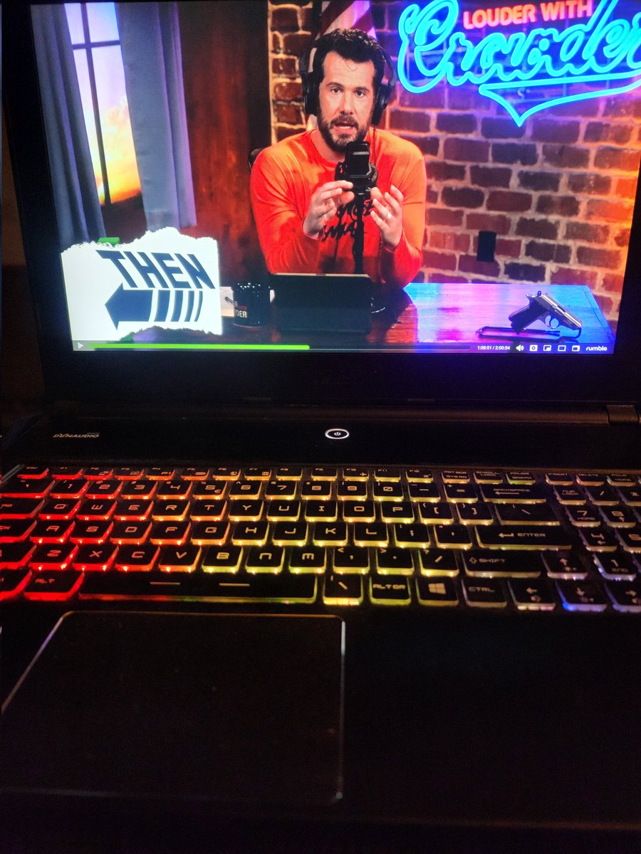 TweetMeat75's tweet photo. How I watch Crowder π»π»
#HowIWatchCrowder https://t.co/RtjZYEhQBz