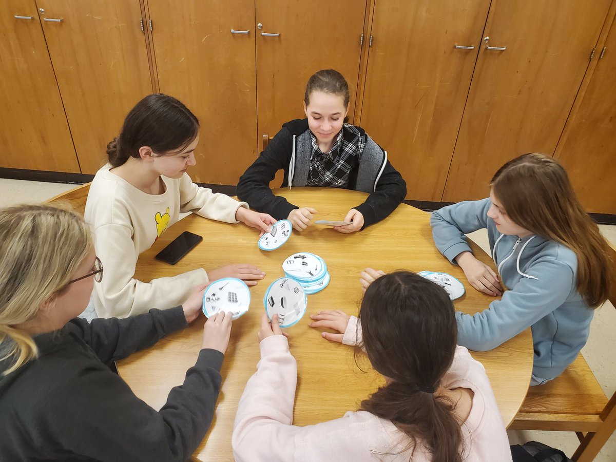 SweetJoleeThing's tweet photo. Learning about the kitchen with a fun game of Spot It! today!  @LRMSWildcats https://t.co/4THkLO5kR8
