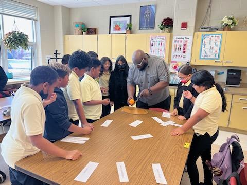 RosaParks_PGCPS's tweet photo. Cooking Club flow today with our scholars. S/o to Chef @spatulearn for exposing our scholars to the beginning of awesome culinary skills! 🍽👨‍🍳👩‍🍳#futurechefsondeck #pgcpsproud @pgcps @pam4pgcps @Title1_PGCPS @drmonicaceo @Area1PGCPS https://t.co/fcDJJVrHNi