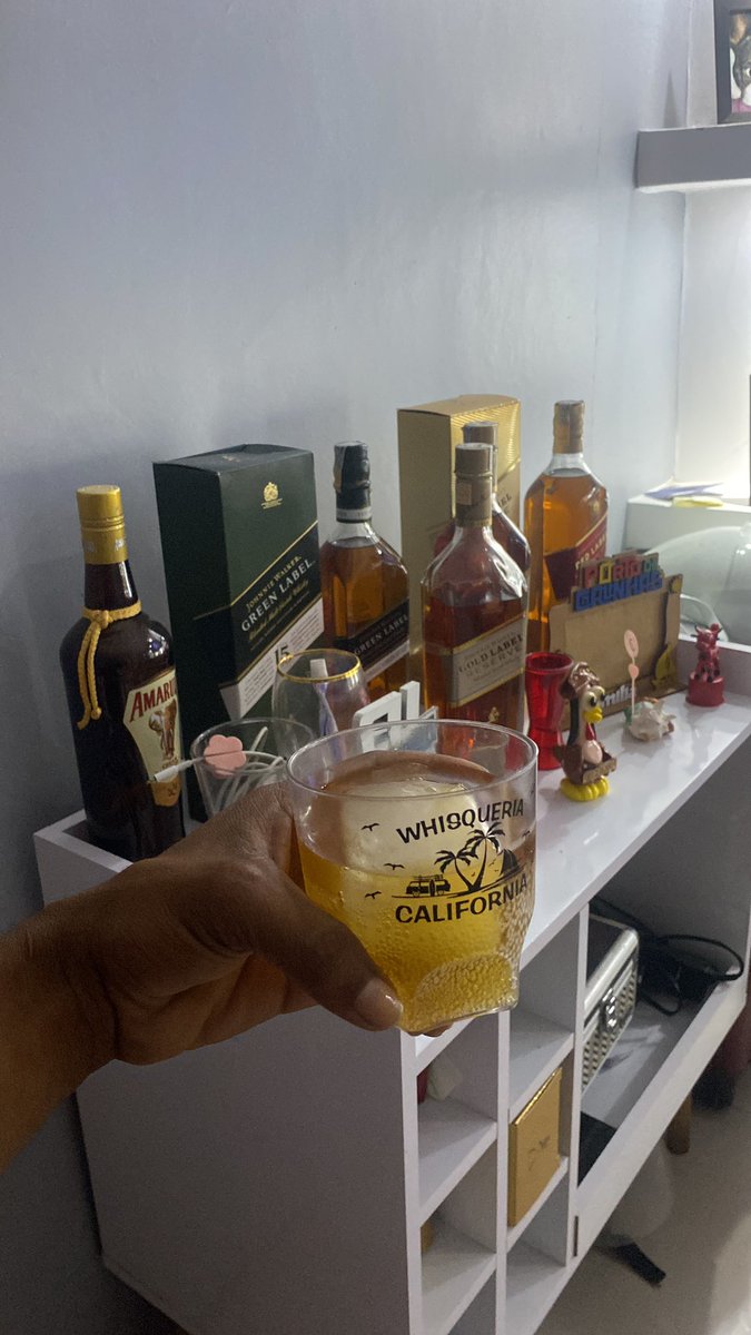 robebolado2's tweet photo. Paz 🏠🥃 https://t.co/GxY2RjUbTV