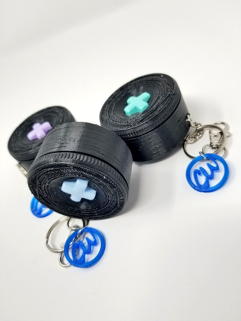 Okay it's GIVE AWAY time!

Three lucky winners will receive one of these Gamecube Figets for free.

Like❤ RT🔃 and follow🏃‍♂️to enter. Tag two people in the replies for an extra entry.

These will hit the store for purchase and the winner will be announced mid April.