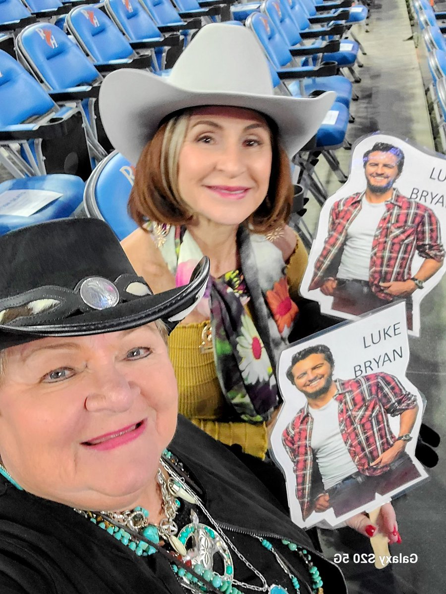 marshaswicks's tweet photo. RodeoHouston with Luke Bryan. 20 days &amp; we were in the Action Seats for Luke! https://t.co/8GcBsTNAg1
