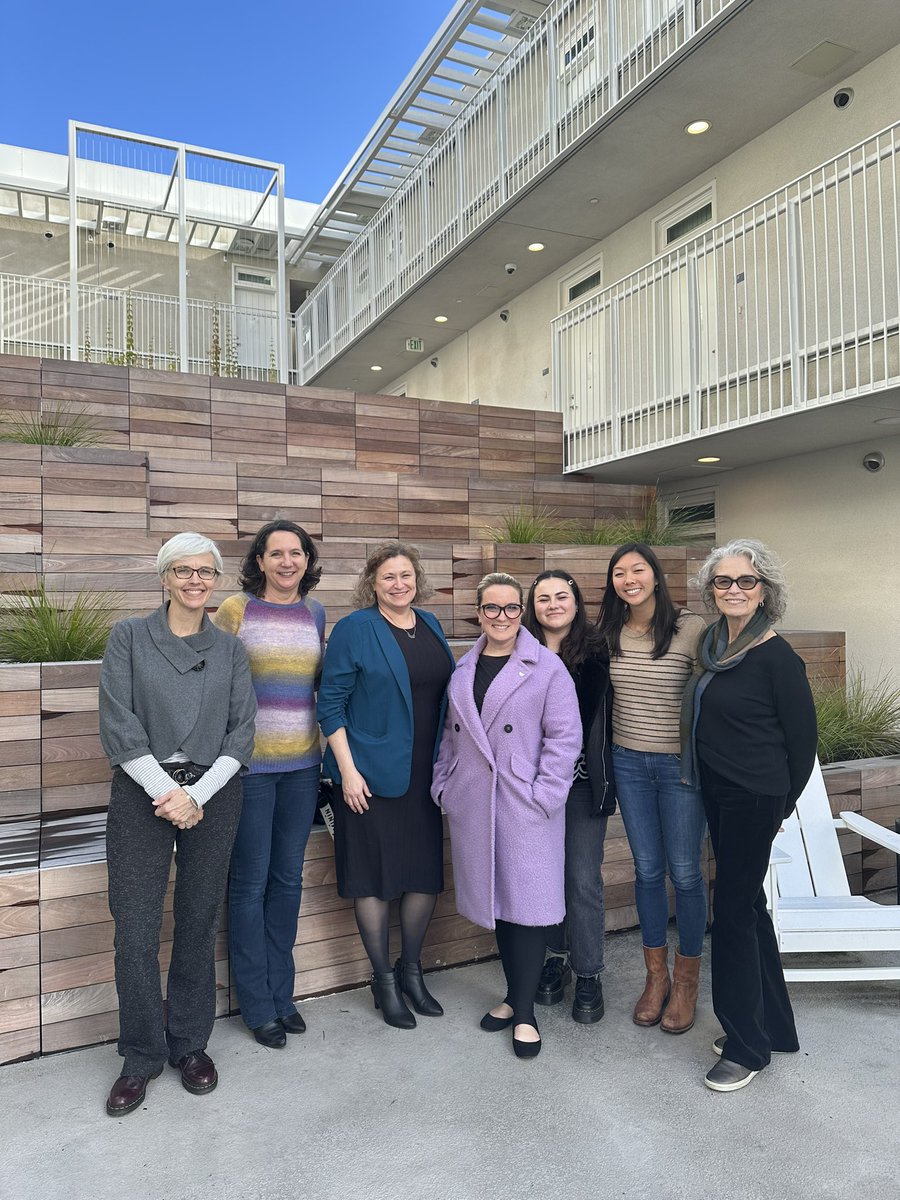 LindseyPHorvath's tweet photo. Wraparound services &amp; permanent supportive housing are key to getting our most vulnerable into housing.

I was so excited to join Venice Community Housing today at one of their newest buildings in Venice to learn more about their incredibly successful model. Leading the way 👏🏼👏🏼 https://t.co/6Uh7301FsL