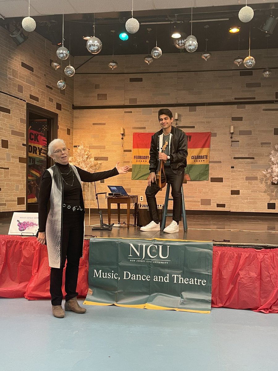 Smiles206's tweet photo. Fabulous evening at the @JCFPL_NJ with the one and only Ernesto 🎻Look out for Ernesto at the @MainStreetPops on April 16th in #Hoboken. He will knock your socks off. #NJCU #JCmakeityours #musiceducation #SupporttheArts https://t.co/lOSR1IlChk