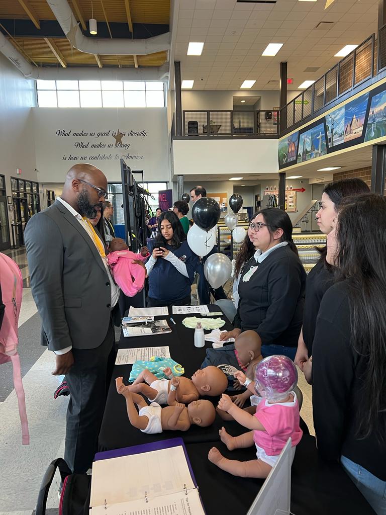 HISDHighSchools's tweet image. Excited for @WisdomHS_HISD CTE Showcase this afternoon! #DrivingQualityEducation for all Students! Thank you Trustee @BridgetforKids @GPonceHS