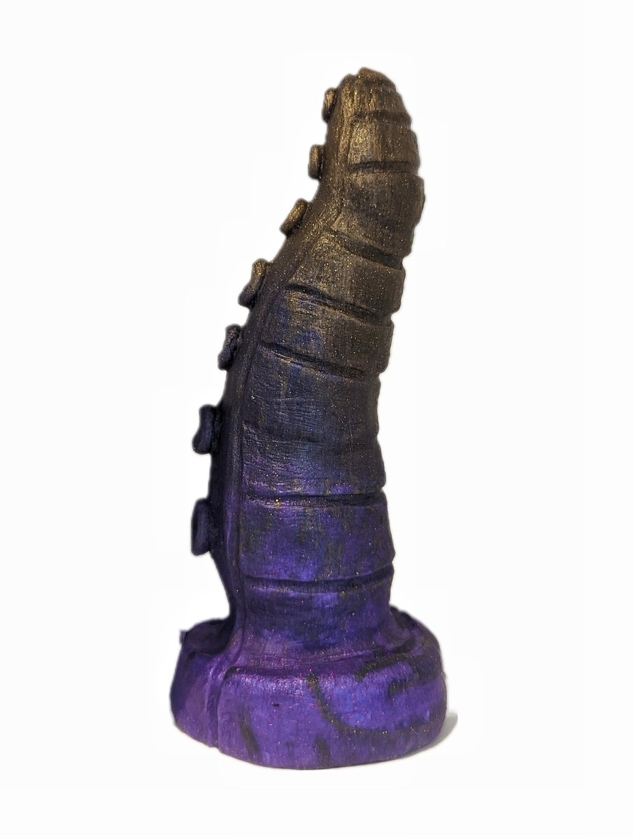 A new custom Overlord! Such a unique colour combination! ✨