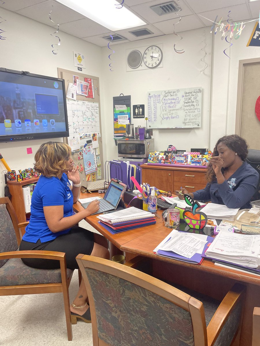 MrsAngel_Rumph's tweet photo. Always LEARNING💙 Thank you to @mscisely of @ASP_Olinda for empowering me to learn during SBA under your mentorship. @ASP_Olinda and @VillaOrchard Principals are committed to developing each other! #laserfoucsed #leadersdevelopingleaders https://t.co/8hSPy5At58