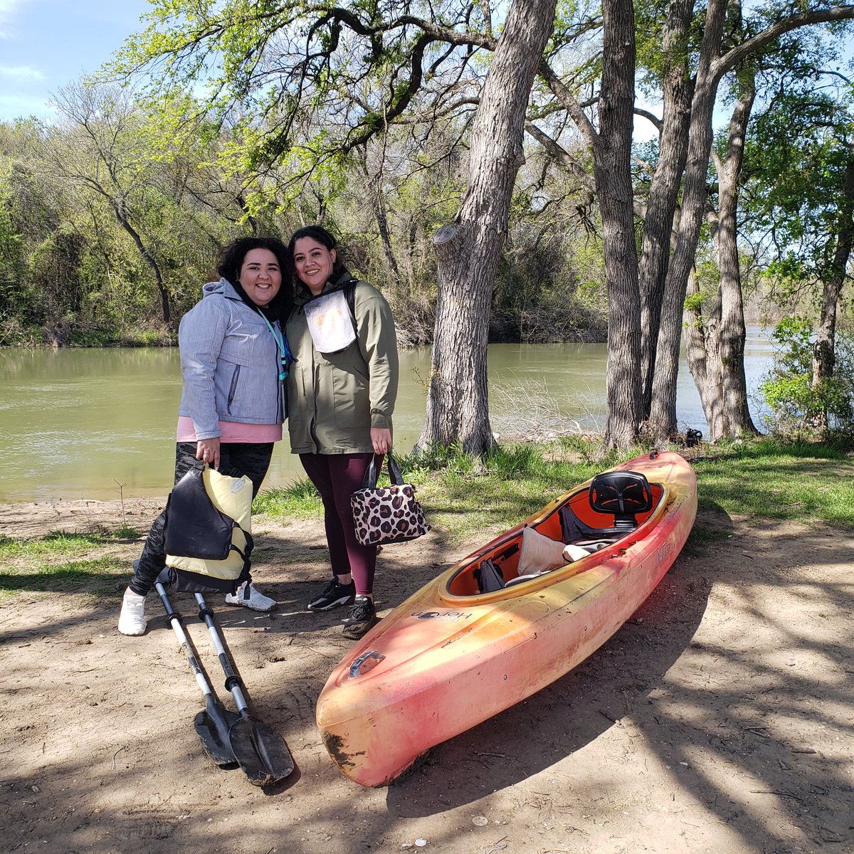 Trinity River Kayak tweet media