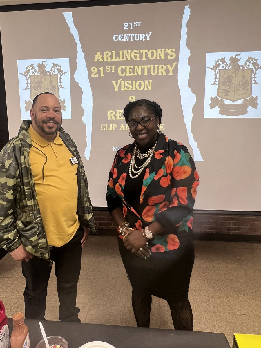 Constablekallen's tweet photo. Ended my day learning about our scholars post graduation plans at @IPS_ArlingtonMS. I was even greeted by the Mayor of Arlington Middle School 😊 https://t.co/YkbNEyoT7g
