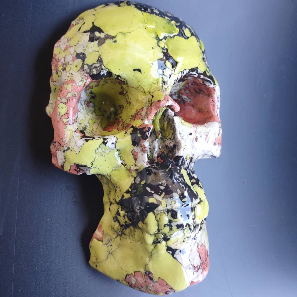 krushskulls's tweet photo. The color combinations are unique to each piece.
I mix custom mineral palettes for each skull
Minerals are used for the coloration...
this is not a painted on design

#skulls #skull #skeleton #oddity #macabre #art #handmade  #oneofakind #scagliola #scagliola #unique #decordesign https://t.co/nNskOMqCAZ