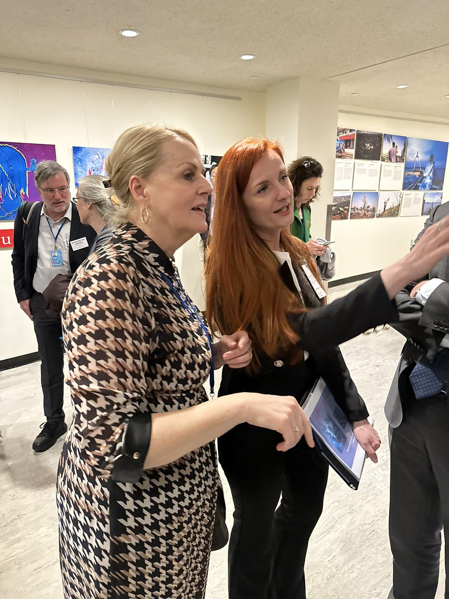 Bernd M. Gawlik tweet media