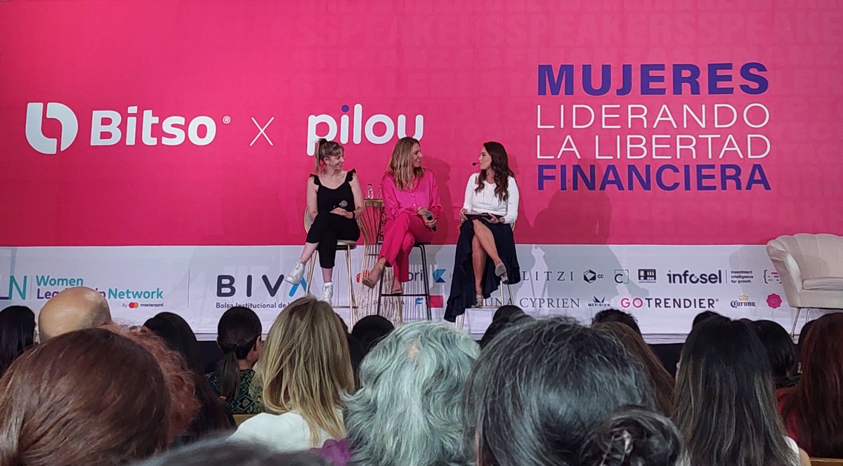 "Que no nos dé pena a las mujeres decir lo que hacemos...visibilizarnos". 
<a href="/maria_ariza/">Maria Ariza</a>  y <a href="/karlaberman/">Karla Berman</a>  en el foro Mujeres Liderando la Libertad Financiera, de #Bitso y #Pilou, en el que <a href="/Infosel/">Infosel</a>  y otros más son patrocinadores. #Biva #mujerespoderosas #equidaddegénero