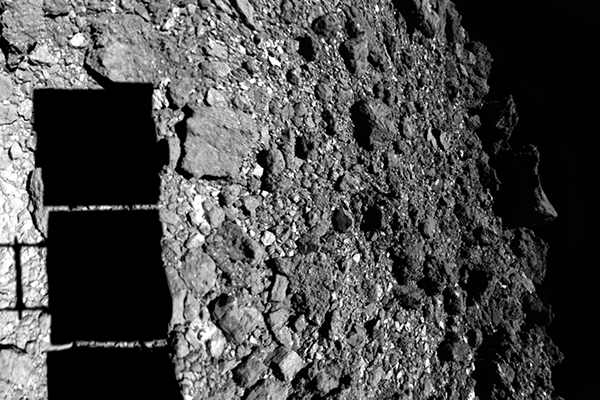HiRISE's tweet photo. Asteroid Analysis Reveals Prebiotic Componds - https://t.co/DSLIf6GJ96 https://t.co/R67Tx8Ubqx