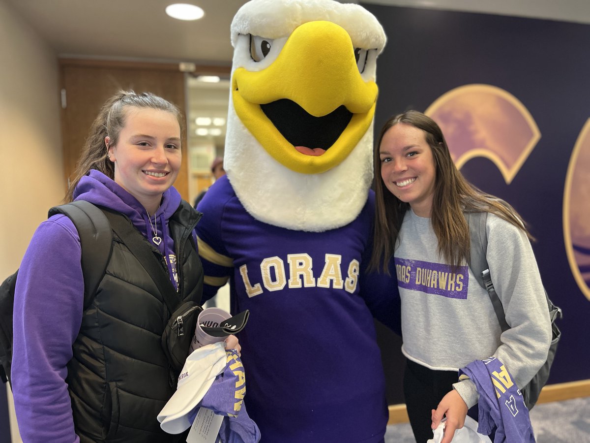 Life at Loras tweet media