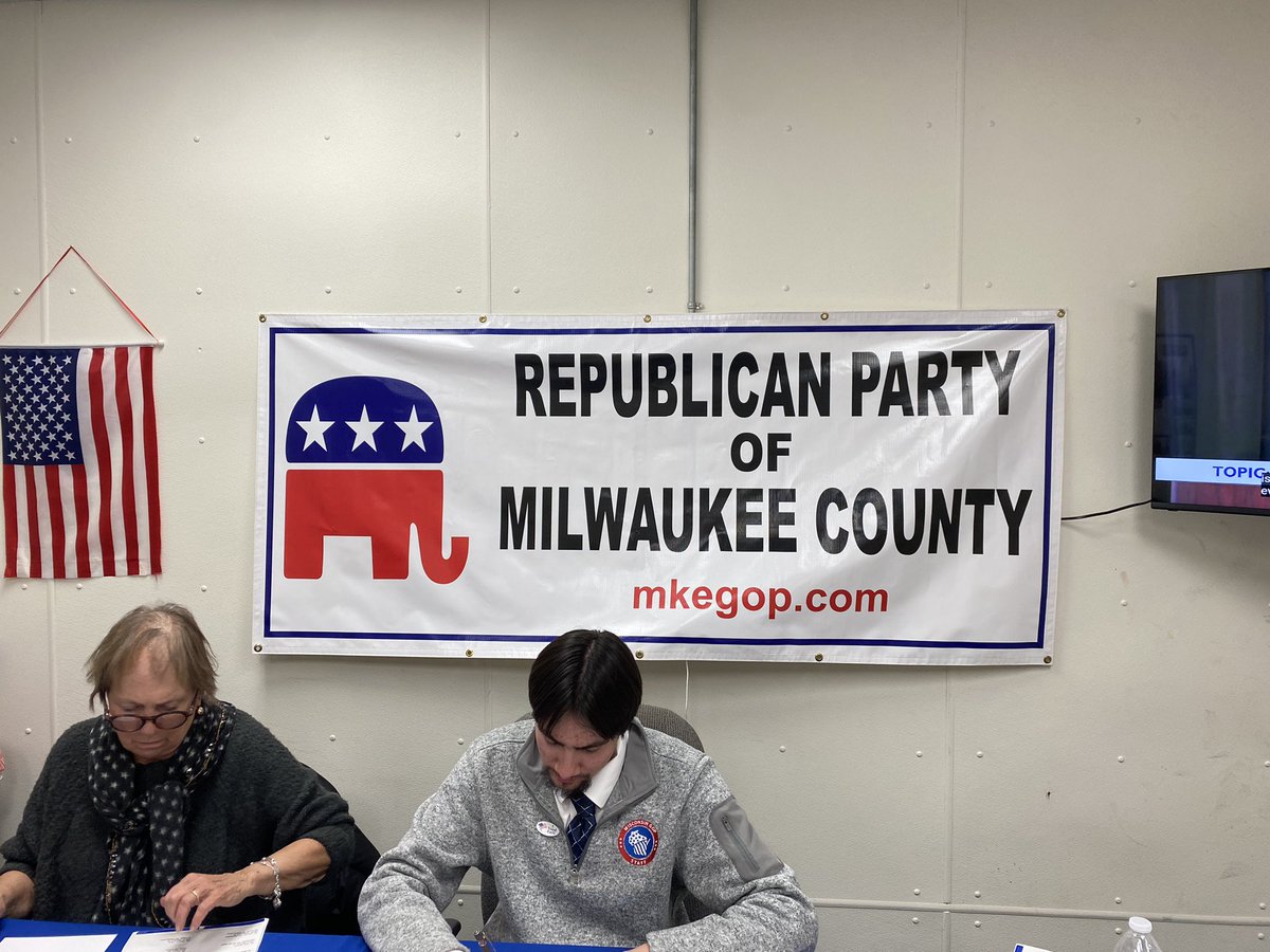 FWFAinsights's tweet photo. Postcard writing party at the Milwaukee County GOP HQ!

Wisconsin, get out and VOTE for Judge Kelly on April 4th!!

#ampFW #WisconsinSupremeCourt https://t.co/oSx43YaWIs