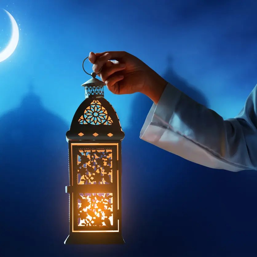 thameralm's tweet photo. كل عام وأنتم بخير 🌙
ورمضانكم مبارك 

والله يتقبل منا ومنكم 
#رمضان https://t.co/VClYuu3PzH