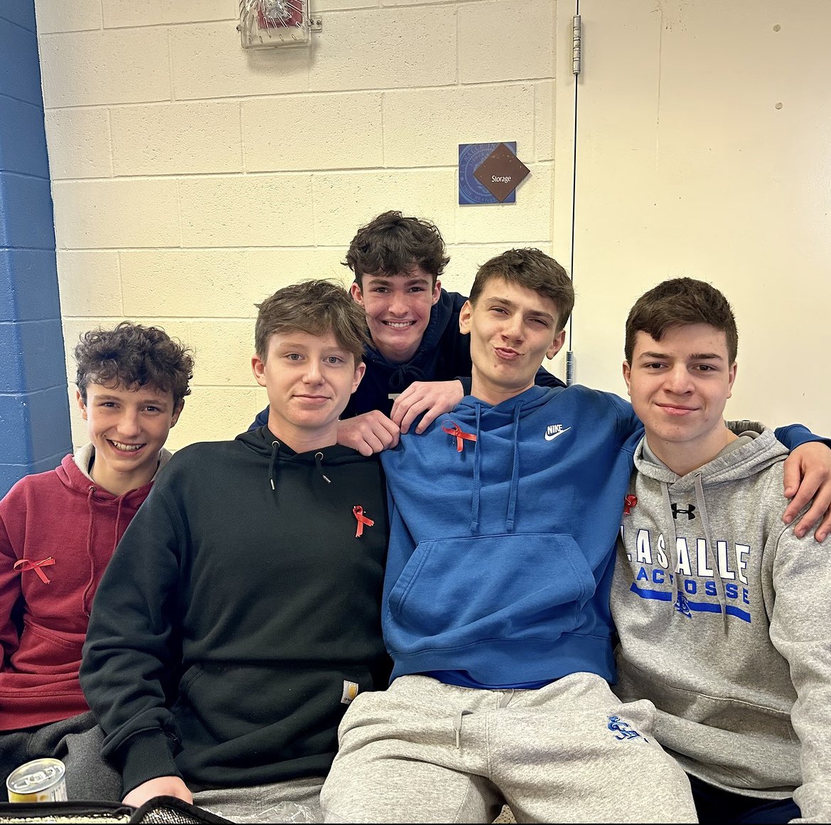 LSICadetHockey's tweet photo. With some help from his fellow Cadets, Ethan Lashway is reaching his goal of raising $9,000 in his fundraiser for the Leukemia & Lymphoma Society’s Student Visionary of the Year Campaign! We are so proud of you Ethan! 💙🤍@lasallecbc #cadetsinthecommunity #cadetproud https://t.co/WxGvg1jDSg