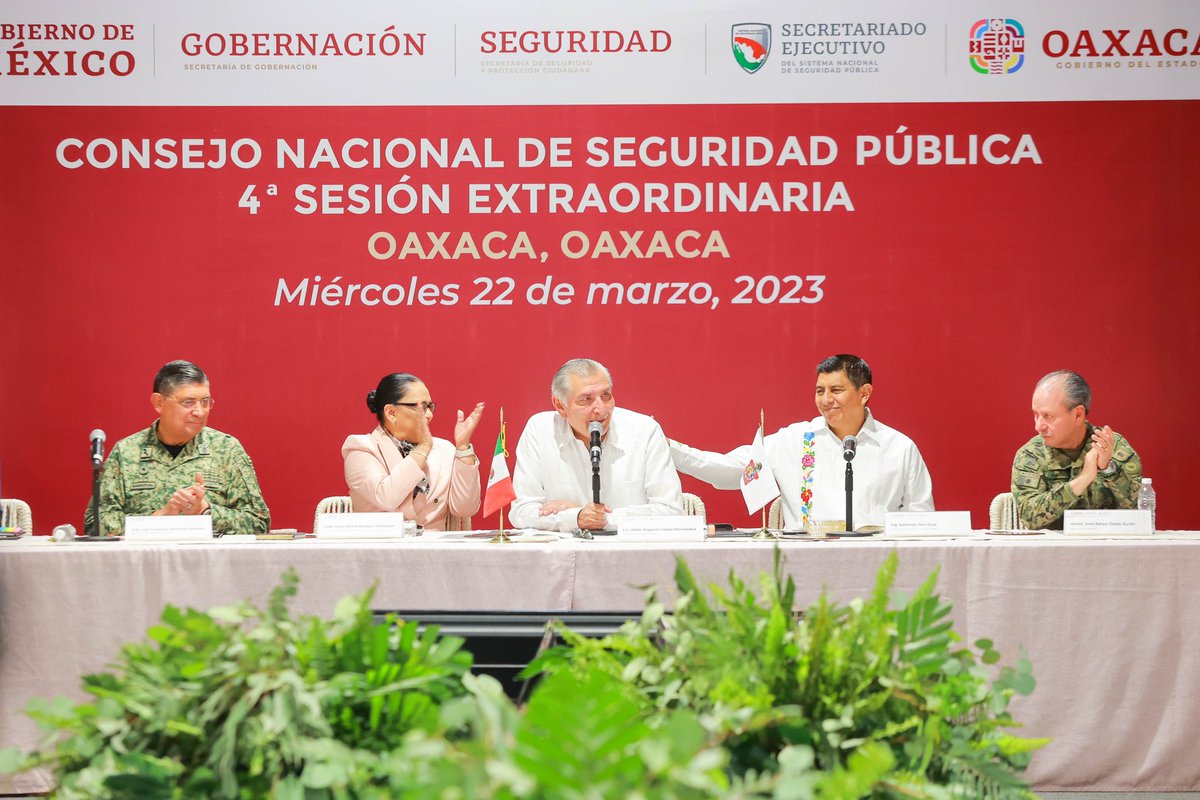 GobOax's tweet photo. El Gdor. @salomonj, en compañía de la titular de la @SSPCMexico, @rosaicela_, y la secretaria Ejecutiva del Sistema Nacional de Seguridad Pública, @claraluzflores y el secretario de Gobernación, @adan_augusto, https://t.co/N10qKoWjpD