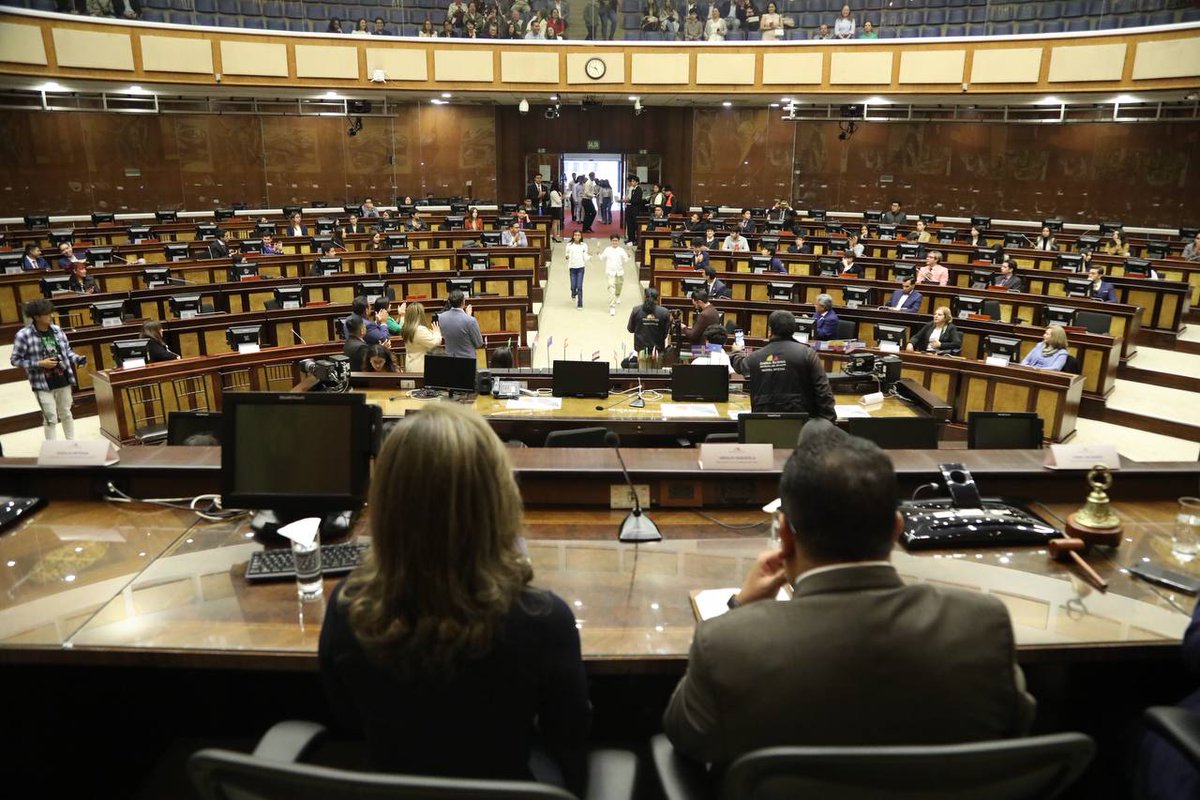 AsambleaEcuador's tweet photo. #Ahora | En el hemiciclo, salón Nela Martínez, se desarrolla el evento de instalación del modelo de Naciones Unidas #ROTARMUN 2023. https://t.co/fAOHWwwDK2