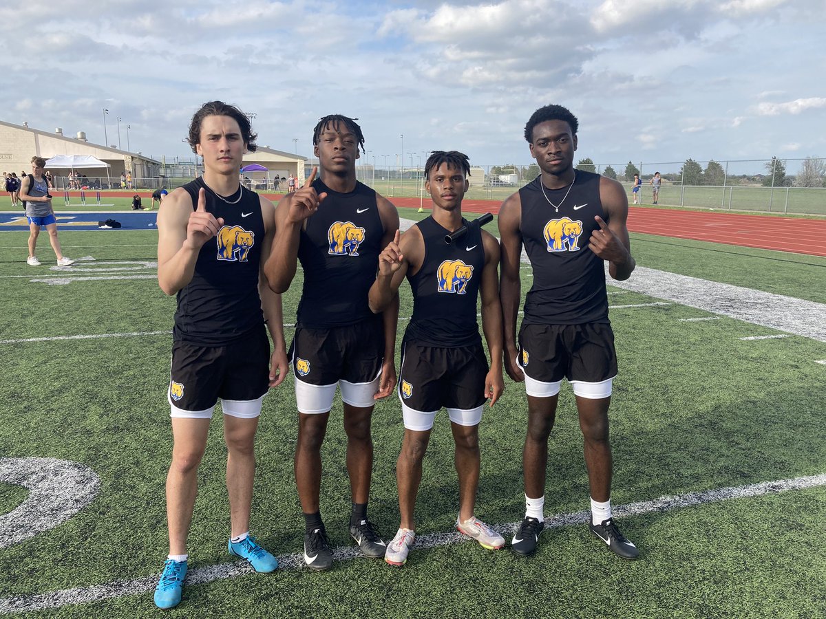 We did our thing today💨🥇
<a href="/VincentChancel1/">Vincent Chancellor</a> <a href="/Gekyle3/">Gekyle</a> <a href="/DylanDowney12/">Dylan Downey</a>