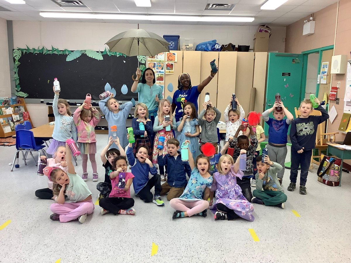 En cette journée mondiale de l'eau, les élèves ont été invités à prendre une grande gorgée d’eau à quelques reprises pendant la journée! Ils ont bien relevé le défi!
 #LaGrandeGorgée
<a href="/EcoEcolesCAN/">ÉcoÉcoles Canada</a>