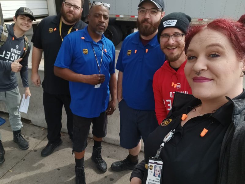 Summer is around the corner, it’s going to be HOT outside. Front door activity <a href="/UPS/">UPS</a> HYDRATE and take care of yourself now. <a href="/UPSers/">UPSers</a> <a href="/bigtymer504/">E.J.⚜</a> #DeliverWhatMatters