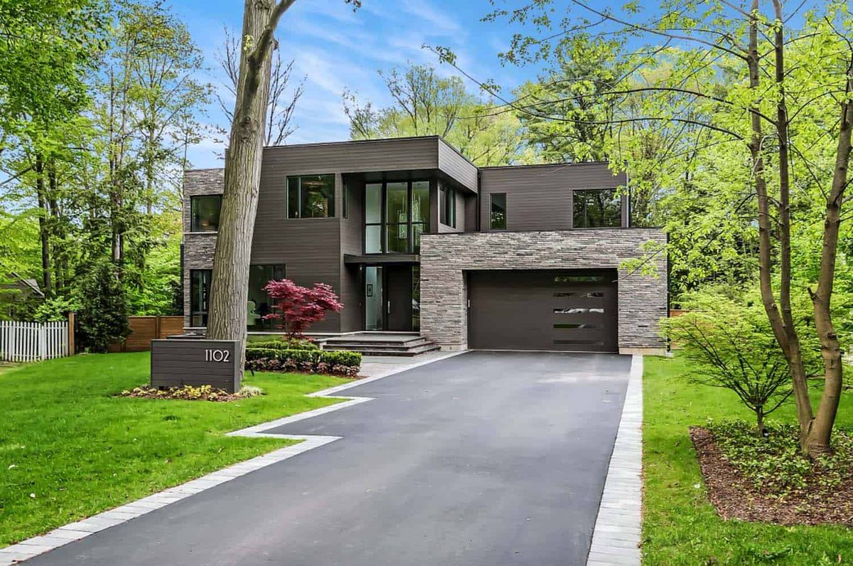 OneKindesign's tweet photo. Timeless modern home boasts airy living spaces in Oakville, Canada https://t.co/Zy4vuoJQUC https://t.co/ly71M8pPOI