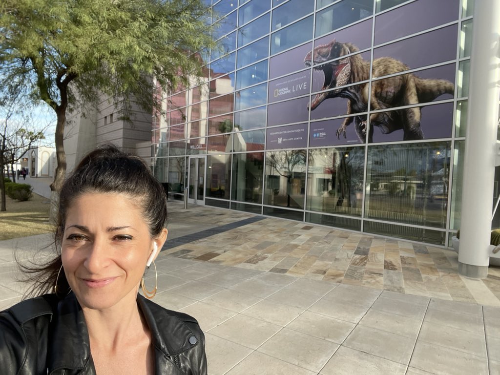 Finally!! A @SiatsMeekorum that’s larger than life!! (Slightly 😂) @MesaArtsCenter @NatGeoLive