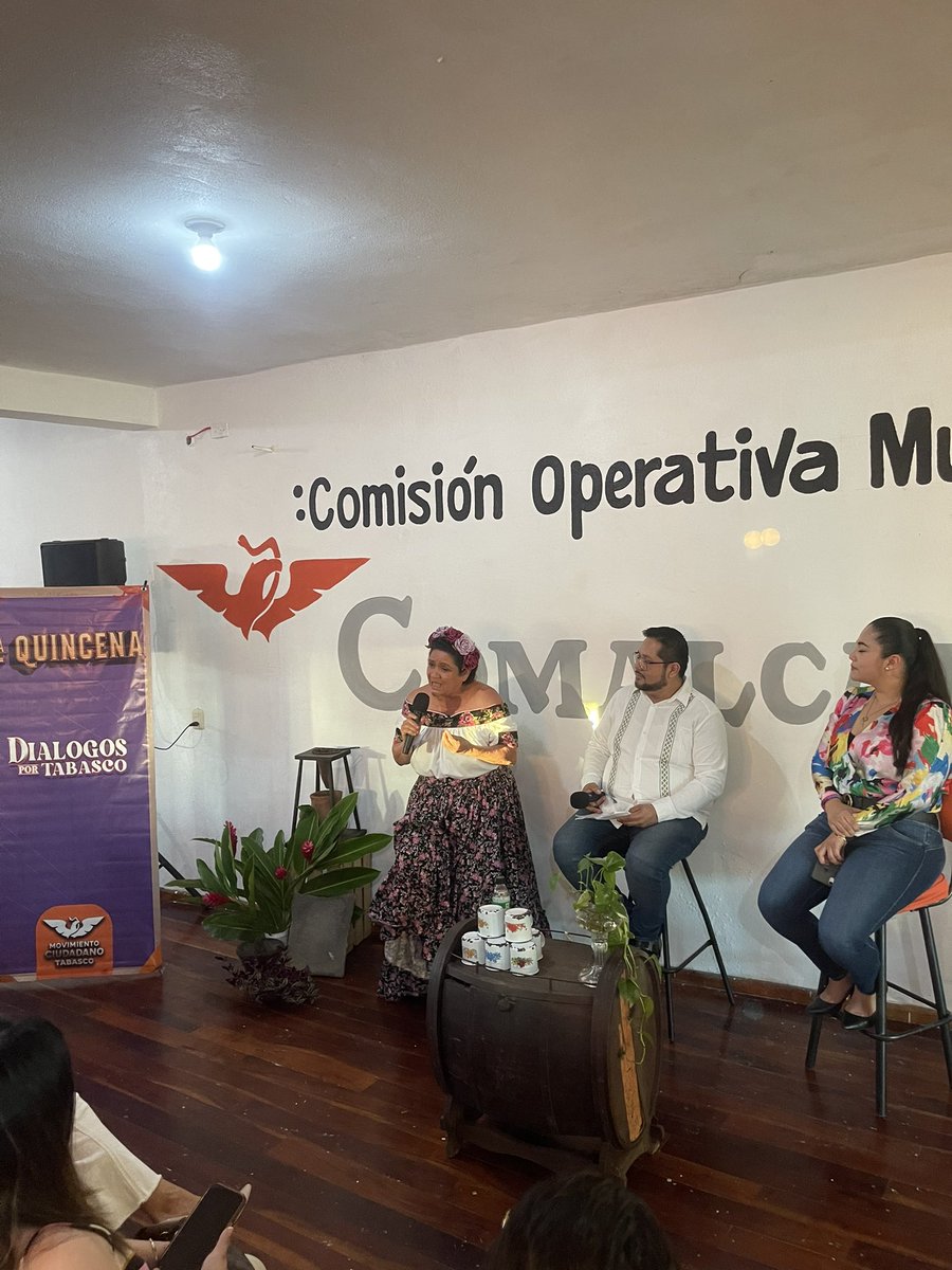 MujeresMovTab_'s tweet photo. Hoy estamos en la casa naranja de Movimiento Ciudadano #Comalcalco, hablando de #LaFuerzaDeLasMujeres con Nelly Cordova y @fannyvargasv 
#LaQuincena🙌🧡

#TabascoTieneOpción #ElFuturoEsNaranja https://t.co/HOtK0y04Uo