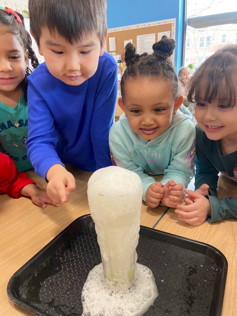Exploring chemical reactions 🧪💚