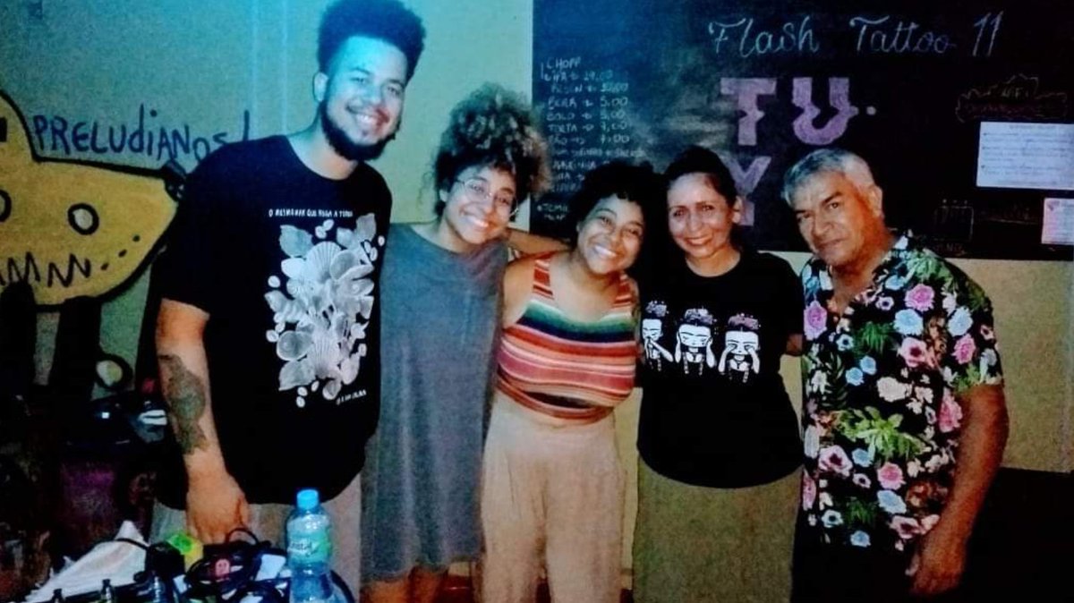 adrianabonaldi's tweet photo. @oituyo Quando ouvi vocês me encantei ❤️ Registro de 2019 aqui em Paranaguá/PR, Casa Prelúdio, lembram? 
#TuyoNoLolla https://t.co/OqlWmoMJKf