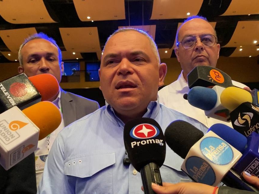 Gobernador Adolfo Pereira respalda acciones tomadas por el presidente Nicolás Maduro contra la corrupción
bit.ly/4008Ssh

#ChavismoConLaMoralEnAlto