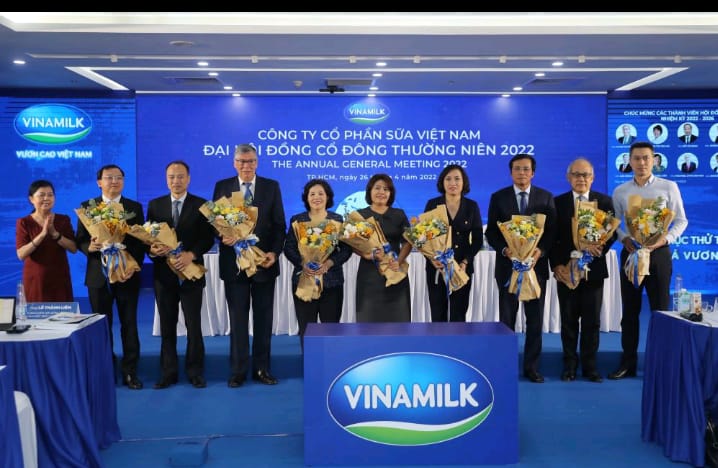 LÀM VIỆC CỨNG TẤT CẢ NGÀY ĐỂ CÔNG TY CỦA TÔI HÃY GIÚP ĐỠ NGƯỜI NGHÈO Ở ĐẤT NƯỚC TÔI