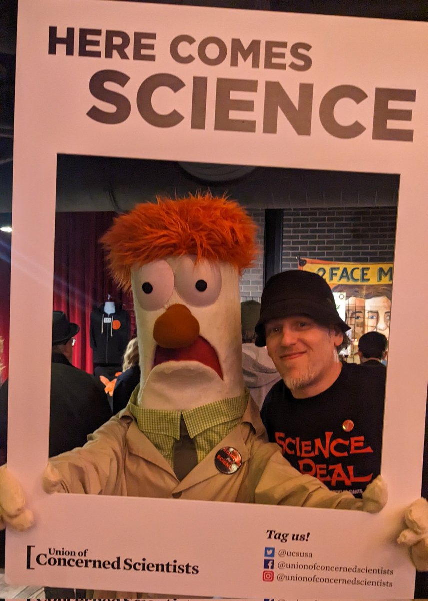 TeeDeeKay's tweet photo. Fulfilled the lifelong dream of meeting Beaker here at @BBowlNashville #HereComesScience #ScienceIsReal https://t.co/abHSsrIKdh
