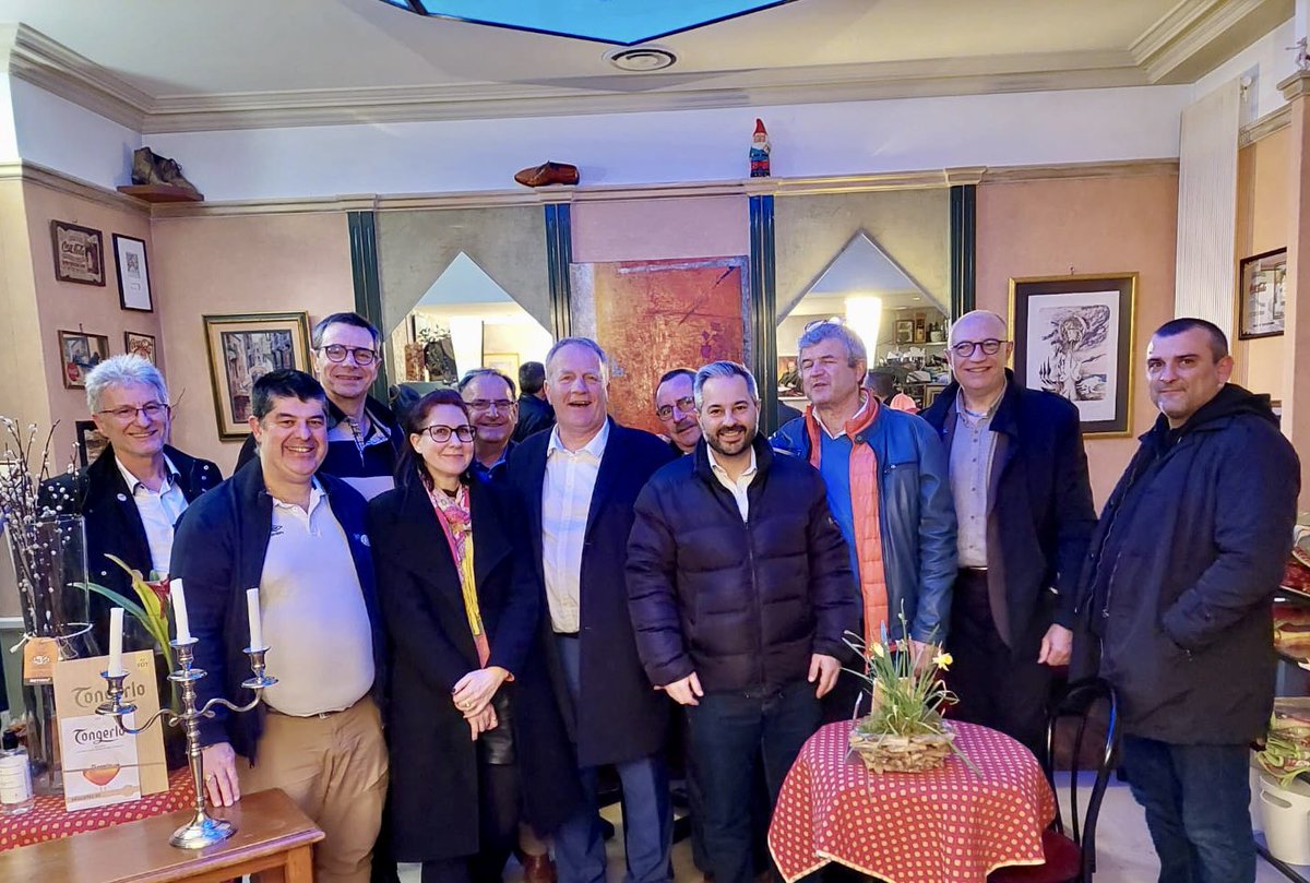 Enermine_CFECGC's tweet photo. L’équipe Enermine présente au #congresCFECGC partage la joie des membres du nouveau bureau confédéral.Félicitations à tous les trois. https://t.co/9lROBDELX7