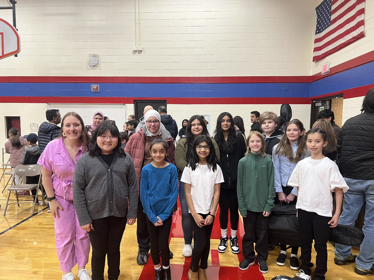 MrsRamza's tweet photo. Awesome job @D54Armstrong students! You rocked! So proud to be your teacher!🎼🎶🎵🎻 #D54ArmstrongMusic #D54 #d54Armstrong #D54 https://t.co/suzn13UKVx