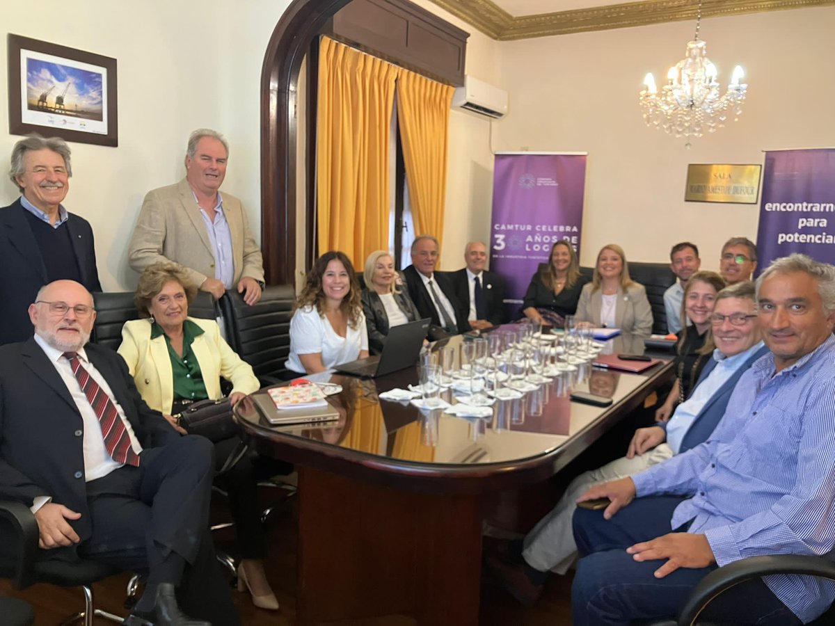 CamturUruguay's tweet photo. Hoy se realizó una reunión abierta de la Comisión Directiva de @CamturUruguay para continuar planificando y delineando objetivos para este 2023, para recordar y celebrar el camino realizado por 30 años de trabajo de hombres y mujeres del turismo del Uruguay ¡Salud CAMTUR! https://t.co/QoiMh6OzA4