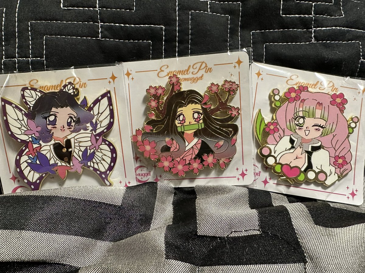MadxMat13's tweet image. My enamel pins from @McMugget arrived today! They’re so beautiful and I love them so much, thank you!!
#enamelpins #pinart #shopsmall
