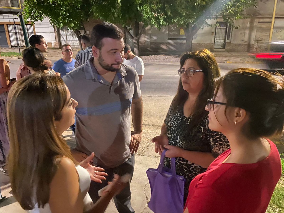 MauriPintiClop's tweet photo. Master Plan para el Maipú del futuro: Formación laboral desde la Educación técnica fue un encuentro de nuestros equipos técnicos donde debatimos el lugar de la educación en el municipio que queremos.

#hACeporMaiPú #VieneMauriPintiClop https://t.co/MMbIypooMi