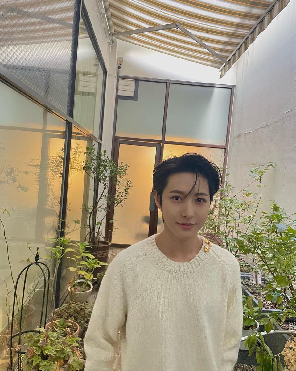 RJSHLOOK's tweet image. happy birthday my love 💛 have a blast on your special day 💛 all the best in everything you do and i will always be here to support you 💛

HAPPY RENJUN DAY
#Golden323RenjunDay