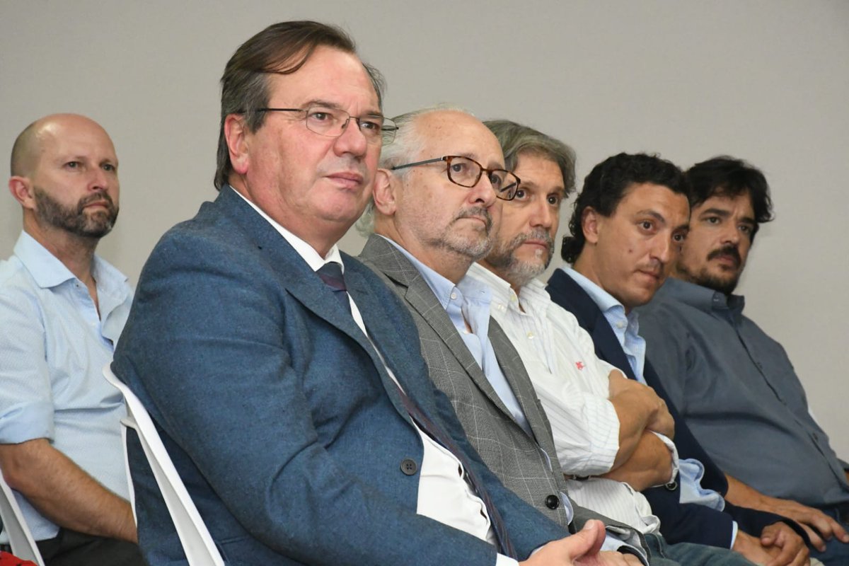 mtopuy's tweet photo. Hoy se colocó la piedra fundamental de inicio de obras en el Centro Cultural Shangrilá sede de la @ComiShangrila 💰Aportamos $2.4 millones a través de #ConveniosSociales para crear espacios accesibles reformando y ampliando su sede, sumando la Usina Cultural de #CuidadDeLaCosta https://t.co/9Vk6Q1bs5l