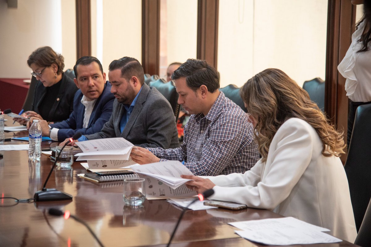 SegobSonora's tweet photo. Hoy se instaló el Órgano Técnico que evaluará a los aspirantes a ocupar el cargo de titular de la Comisión Estatal de Búsqueda de Personas.

#CompromisosFirmes
#TierraDeOportunidades https://t.co/LotOv0o9sC